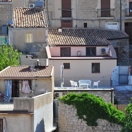 In Centro Storico Caccamo