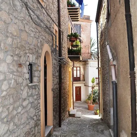 In Centro Storico * Caccamo